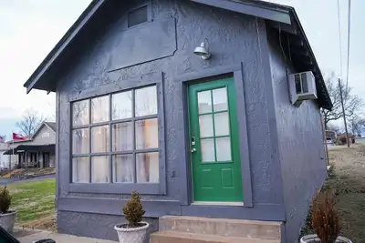 Image de Cute and Cozy, pet friendly home in downtown Cotter! \n