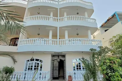 Image de Nile view apartment building on the West Bank of Luxor