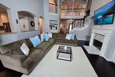 Image de Private Pool Oasis | King Bed |Theater | Sleeps 12