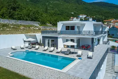 Luxury Villa Sunset Sailor with Pool