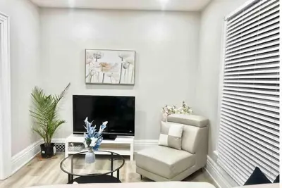 Image de 3- Bed Charming Townhome, Niagara Heart