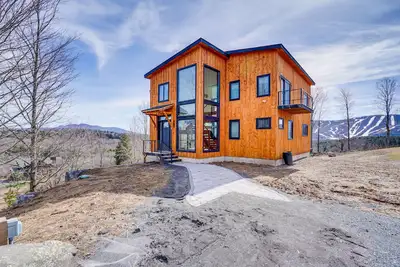 Image de Custom Windham Mtn Villa w/ Pool, Theater & Views!