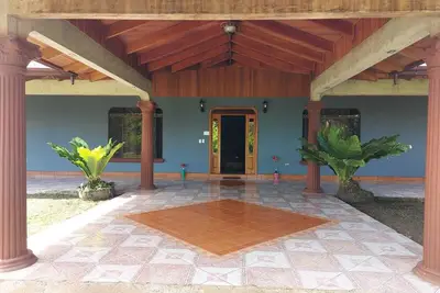 Image de Casa familiar en la zona de Puerto Jiménez cerca de playas y Parque Corcovado.