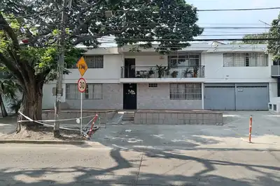 Image de Casa de renta vacacional, amplia, punto estratégico de Cali, ideal para familias