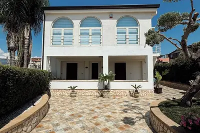 \" La Terrazza sul Tramonto \" Luxury Villa a stone's throw from the sea in San Leone