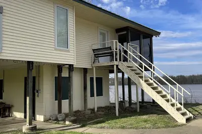 Image de Charming Riverview Cottage with Ac in Evansville