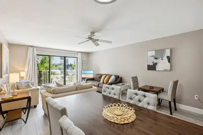 Image de Your Dream Escape! Charming Townhome for the Perfect Getaway