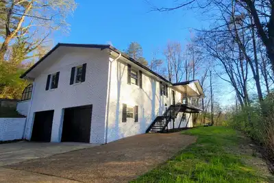 Image de Ultimate Serene Mountain Retreat on 1+ Acre Private Land, Minutes to Downtown