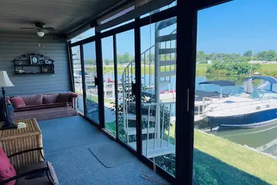Image de Cozy ranch condo on the shores of Lake Erie!