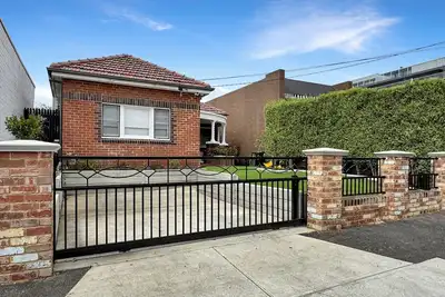 Image de Two bedroom home with great outdoor area & parking