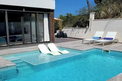 Image de Villa with beautiful swimming pool