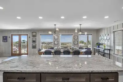 Image de Oceanfront 6 bed/6. 5 bath - Private Beach Walkway - Wheelchair Accessible Ramp