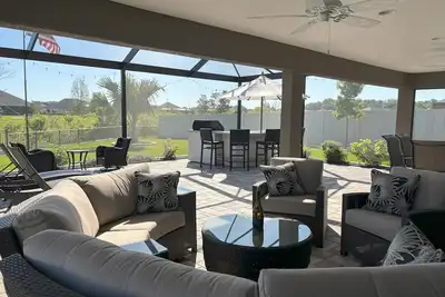 Image de Huge & luxurious, 3br, lg screened lanai, fenced yard, pet friendly
