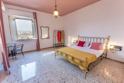 Image de Panoramic 3-Bed Apartment in Catania city