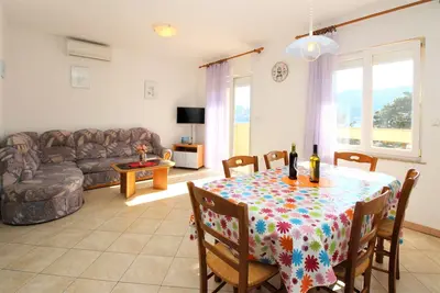 Image de Appartement de trois chambres avec le balcon Baska, Krk (A-22725-d)