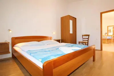 Image de Appartement de deux chambres avec le balcon et la vue sur le mer Baska, Krk (A-22725-g)