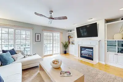 Image de Bethany Beach luxury coastal retreat - blocks from downtown, beach & Ev charger