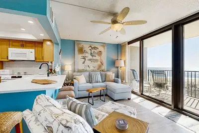 Image de Sea Colony Ocean beachfront condo with 12 pools, sauna, tennis, private beach