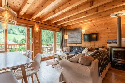 Image de Chalet spacieux avec sauna et WiFi aux Gets