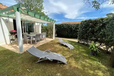 Image de Maison spacieuse au cœur de la verdure, proche de la forêt, idéale pour familles et cyclistes