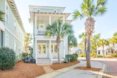 Image de Beautifully Decorated, 2 King Master Suites Spacious Newer Home 6 Bikes & Tram Svc* `Oyster Manor`