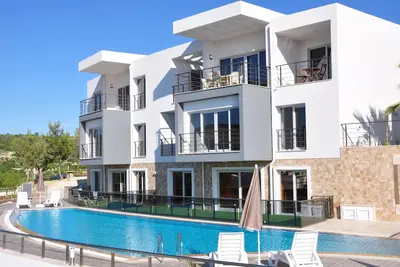 Image de Lavender Poolside D3 – Stunning Seaview Apt with Private Pool & Terrace
