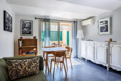 Image de Appartement Rez-de-jardin, Parking, Parc Chanot, Métro, Stade Vélodrome