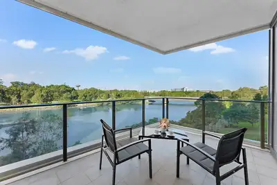 Image de Stunning Riverview 3Bedroom Apt/Wolli Creek/Great Transport links/Free Parking