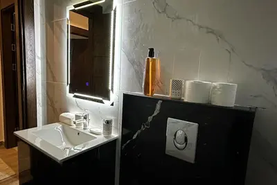 Luxury Abdoun Apartment - 10 minutes from the city center of Amman