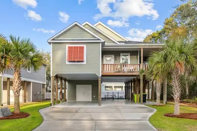 Image de Modern Family Retreat - Hot Tub and Fire Pit