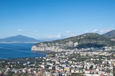 Image de A Jewel Offering a Peaceful Retreat and Breathtaking Views on Sorrento's Gulf