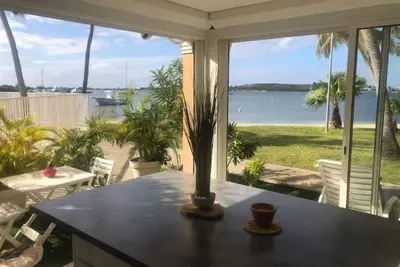 Image de Superbe appartement de luxe les pieds dans l’eau