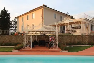 Image de Villa Luce in Tuscany by Fantasia Villas
