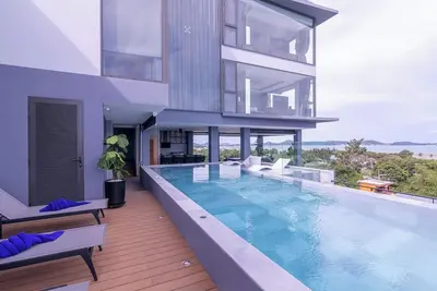 Image de \"Big Legend: 6-Story Luxury Villa with Apartment\"