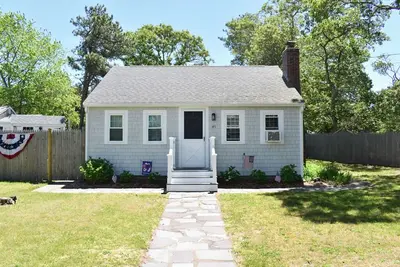 Image de Adorable two bedroom sleeping 6 in West Dennis, . 6 miles to the beach!