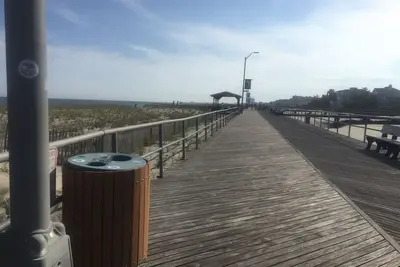 Image de Ventnor Beach House with sunset views, walking distance to beach and restaurants