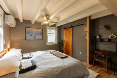 Image de New! A-Frame Log Cabin: 12-Acre Forest Paradise
