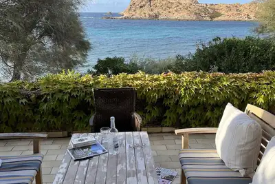 Corse, L'Ile Rousse, villa les pieds dans l'eau