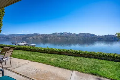 Image de The Lakeside Condo with Large Outdoor Space #105