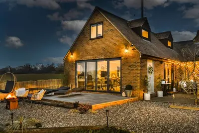 Image de Heron's Nest -  a beautiful house in Ripple sleeping two guests