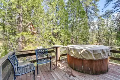 Image de Walk to Lake Access: Arnold Getaway w/ Grills