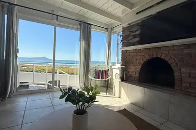 Casa Playa - Beachfront paradise sandy beach