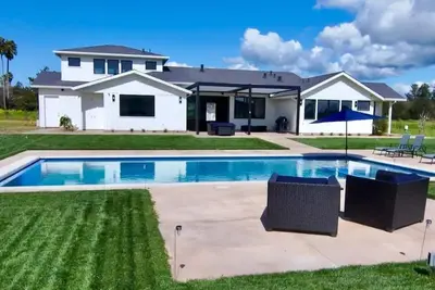 Image de C+C Meadows: Luxury 5-acre home featured on Emmy-winning “Staycation NorCal”