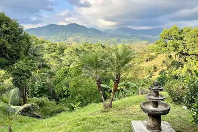 Image de Finca Terra: Tranquil Country Home w/ Pool, Privacy & Great Mountain Views!