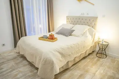 Image de Loft chaleureux en face du Beffroi - centre-villeParkings gratuits à proximité
