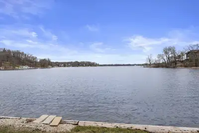 Image de Lake Beulah - Lake Front Property Getaway!