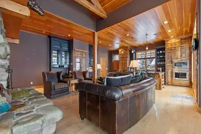 Image de Whitefish Lakefront Home w/ Private Beach & Dock, Theatre Room & Hot Tub