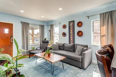 Image de 7 Mi to Denver: Inviting Aurora Home w/ Yard!