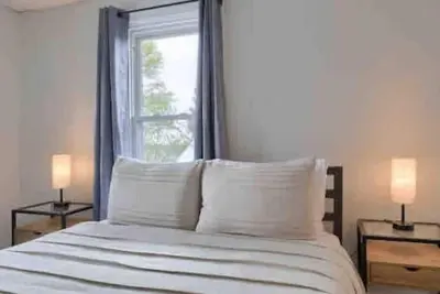 Image de Two Bedroom Apt. with laundry