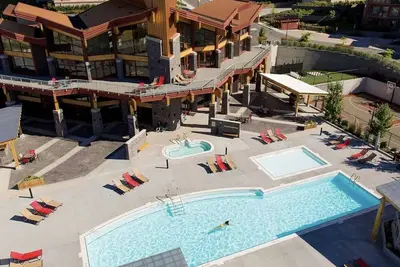 Image de Breathtaking Views in this beautiful top corner unit at Copper Sky\n